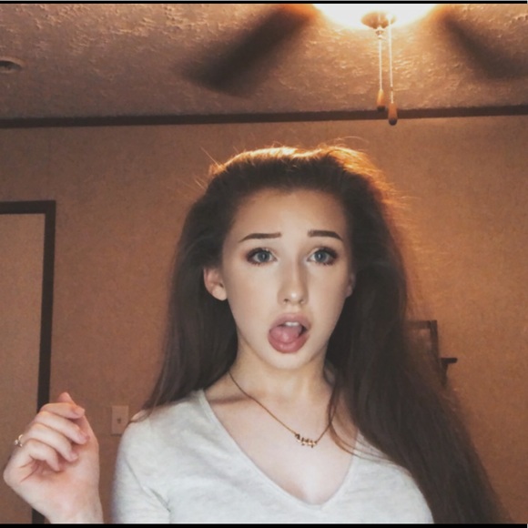 Meet your Posher, Shelby - Picture 3 of 10